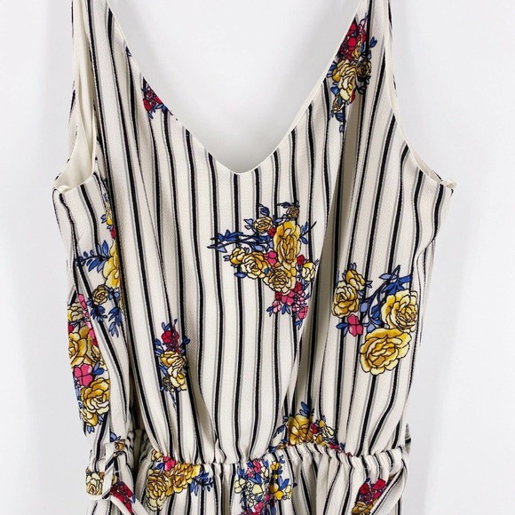 One Love Clothing LA Women’s Striped Floral Sleeveless Romper Shorts Small - Picture 4 of 6